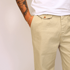 Dettaglio pantalone BERNA 2522998 Beige visto frontalmente su sfondo neutro.