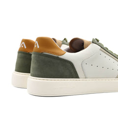 Sneakers Ambitious bianche in pelle viste di lato