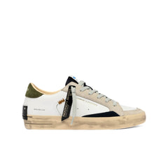 Sneakers Crime London SK8 Deluxe in pelle bianca con dettagli in suede blu, grigio chiaro e verde militare