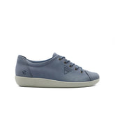 Vista laterale delle ECCO Soft 2.0 sneakers azzurre in pelle premium