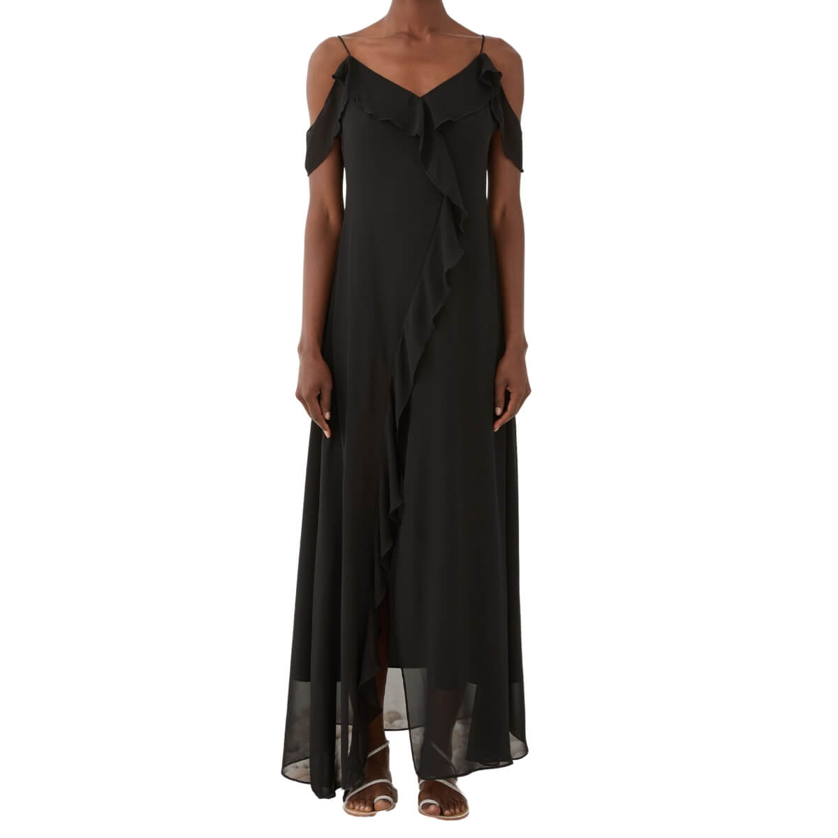 Abito nero elegante Eleh lungo su sfondo neutro