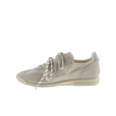 Sneaker Victoria 1158109 beige in camoscio su sfondo neutro