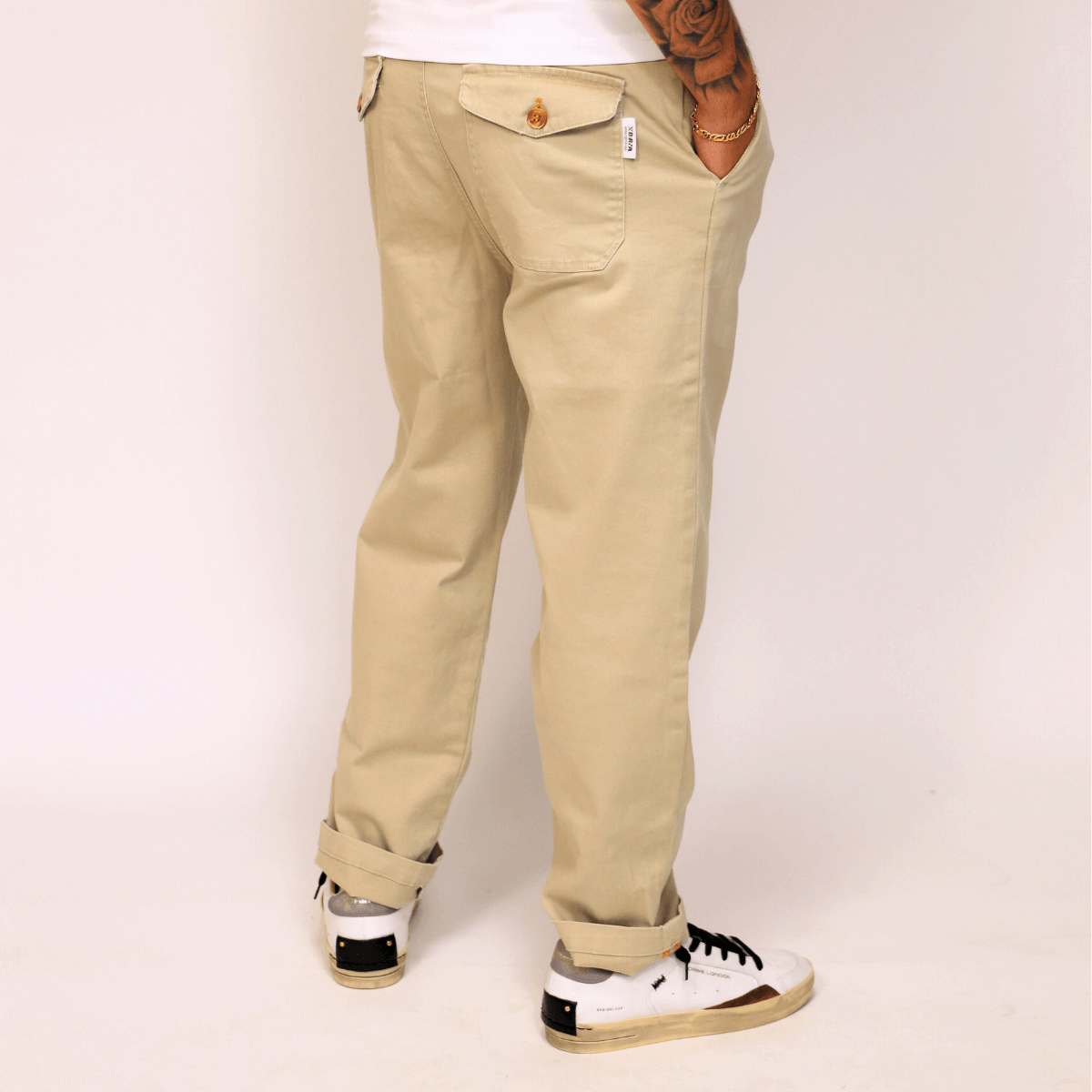Pantalone BERNA 2522998 Beige visto frontalmente su sfondo neutro.