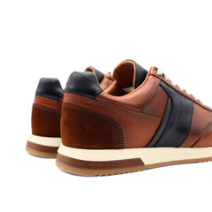 Sneakers Ambitious cognac in pelle viste di lato.