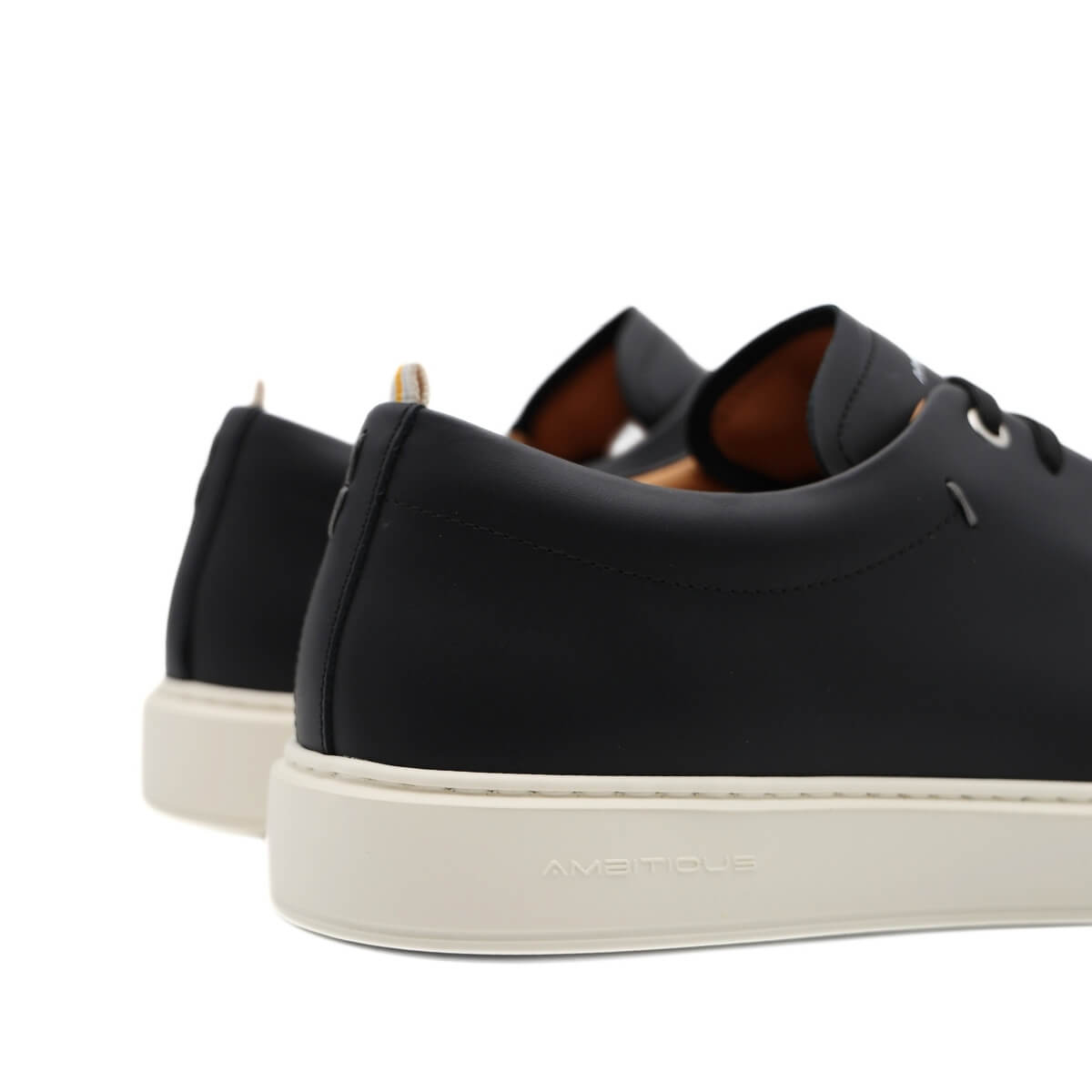 Scarpa Ambitious Sneakers nero in pelle elegante vista laterale