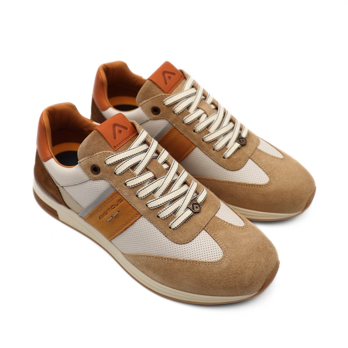 Sneakers Ambitious beige in pelle viste di lato