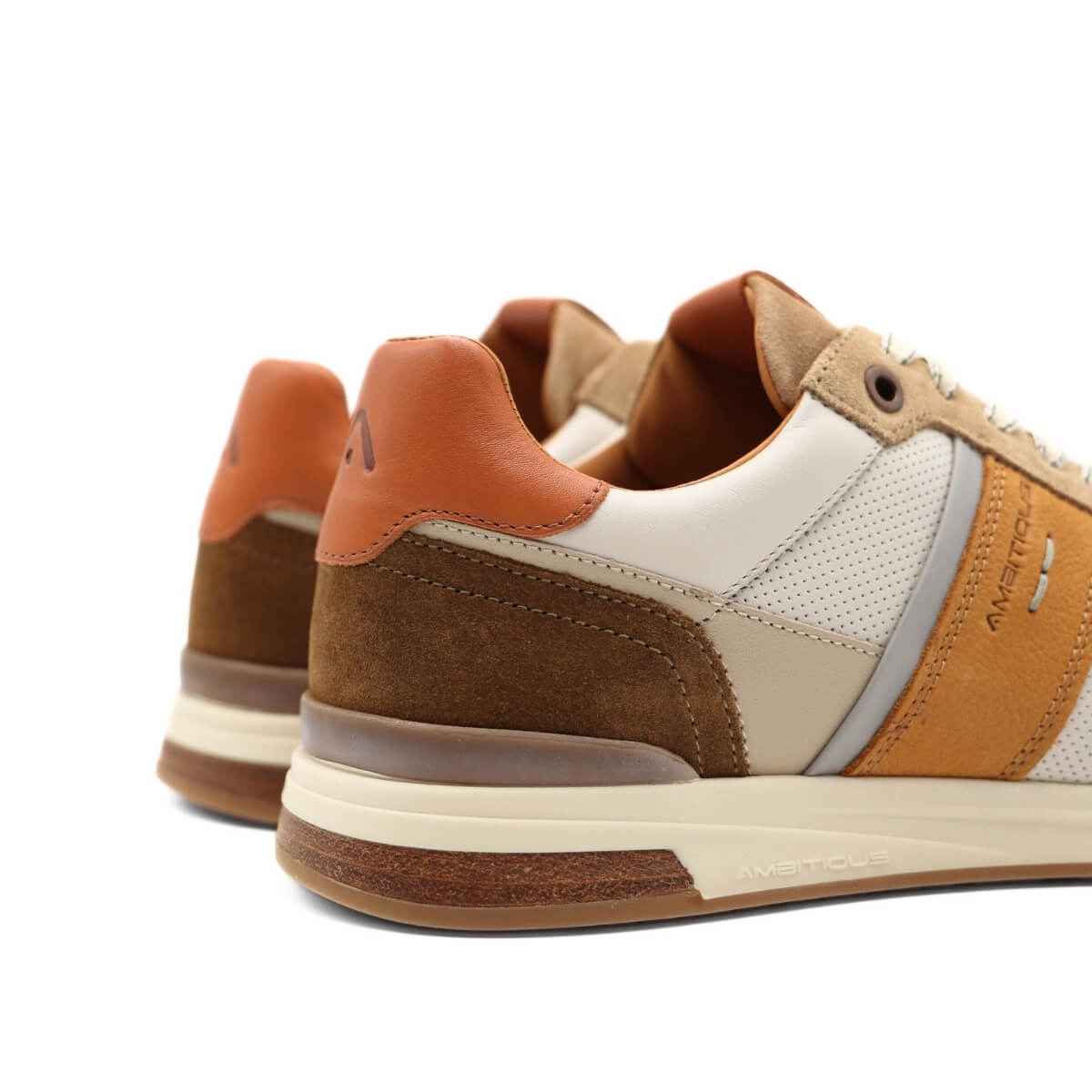 Sneakers Ambitious beige in pelle viste di lato