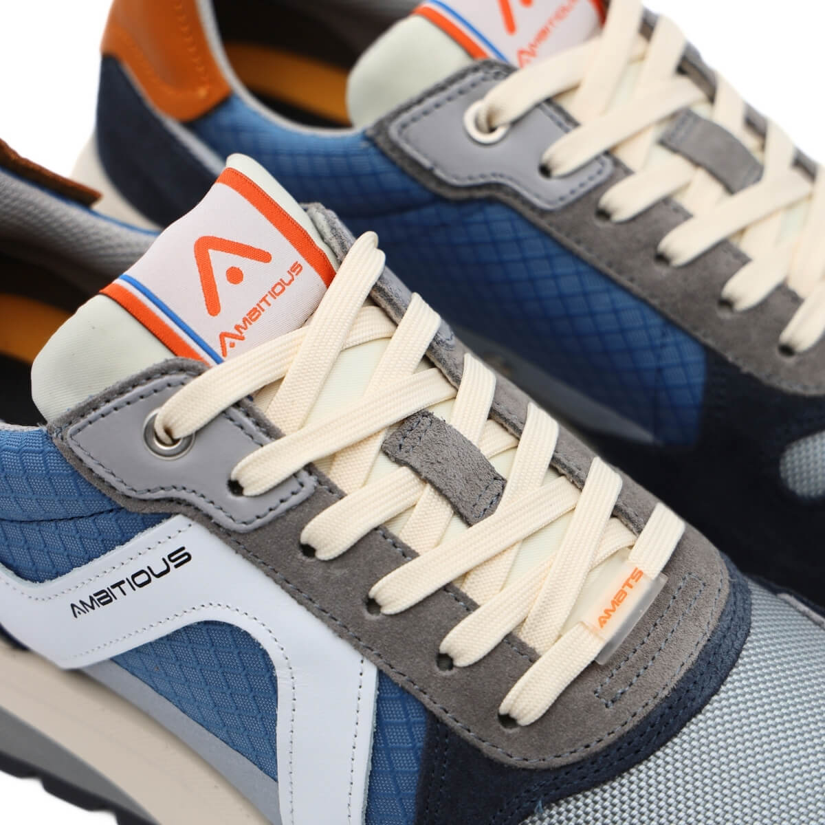 Scarpa Ambitious sneakers blu in pelle elegante vista laterale