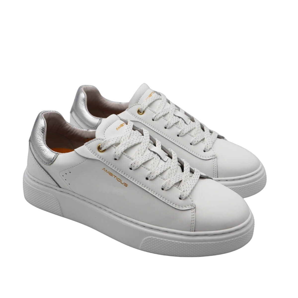 Sneaker bianca Ambitious 14311 con dettagli argento
