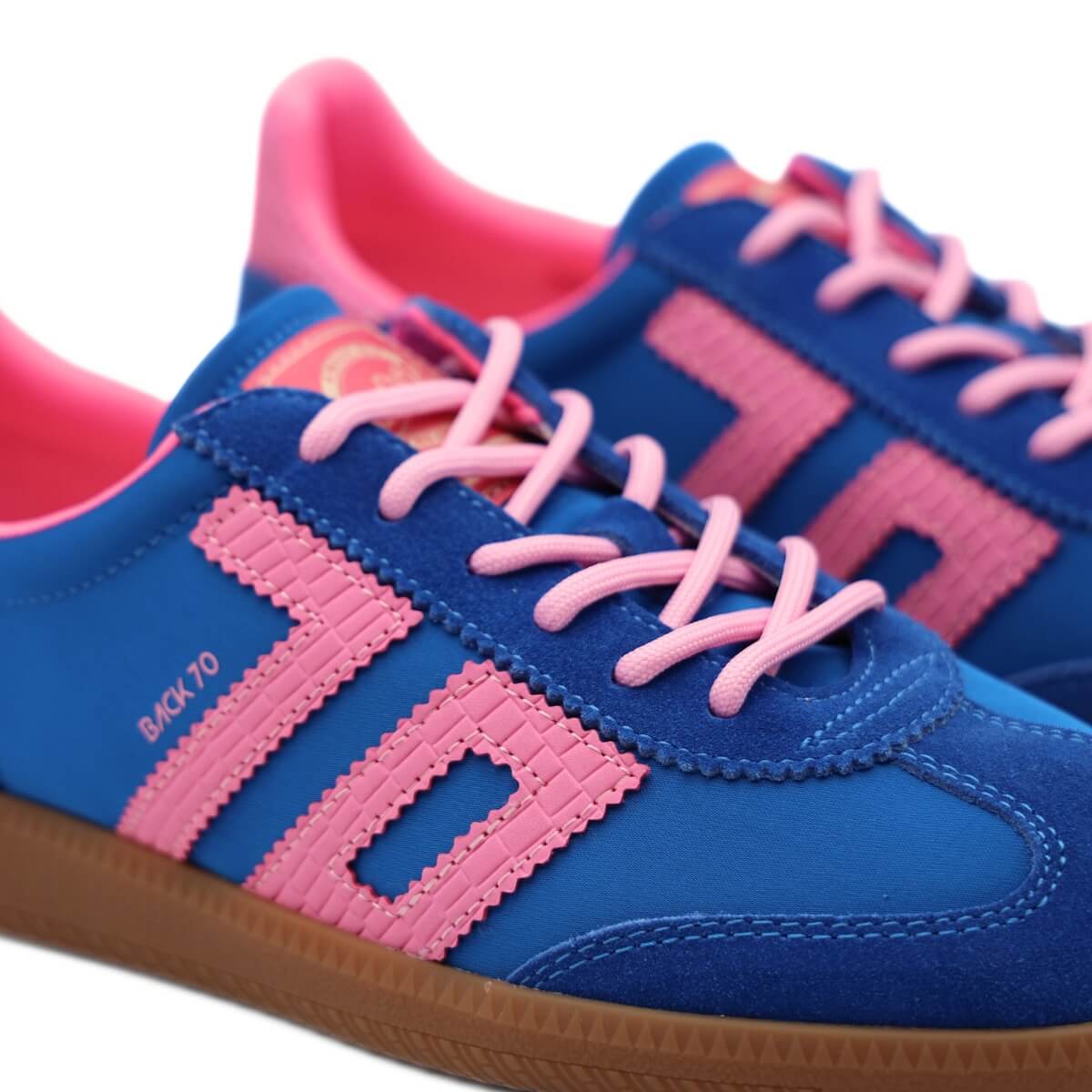 Sneakers Back 70 Ghost blu e rosa con lacci tondi rosa 