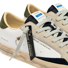 Sneakers Crime London SK8 Deluxe in pelle bianca con lacci grigio chiaro