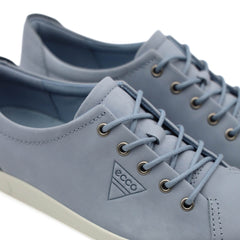 Vista laterale delle ECCO Soft 2.0 sneakers azzurre in pelle premium
