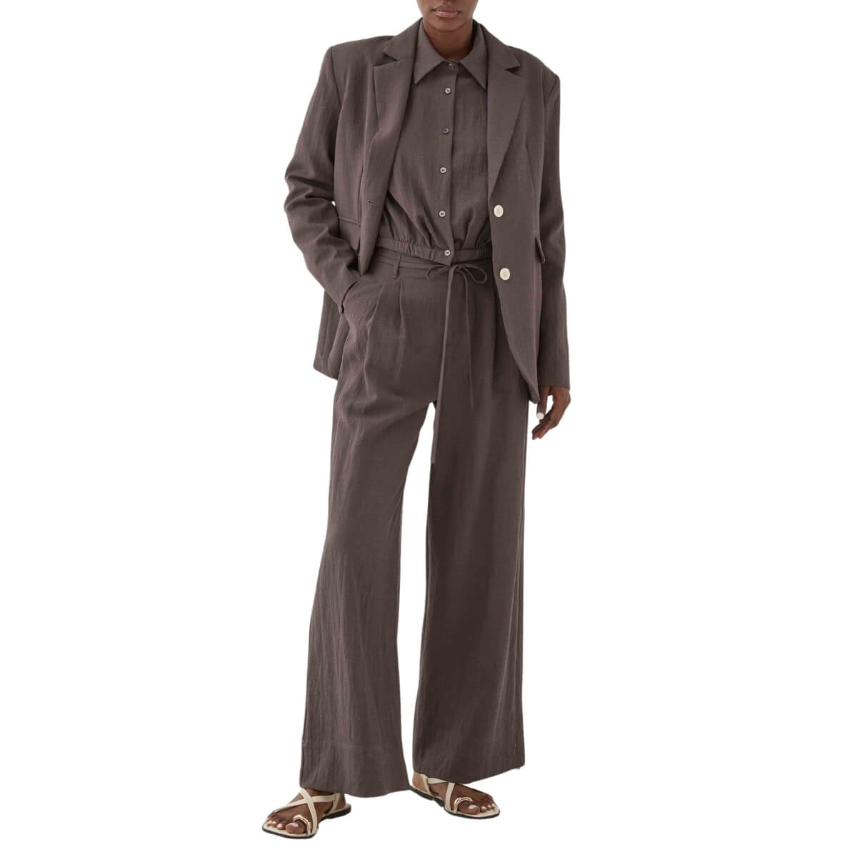 Giacca blazer ELEH grigia con linea essenziale e raffinata.