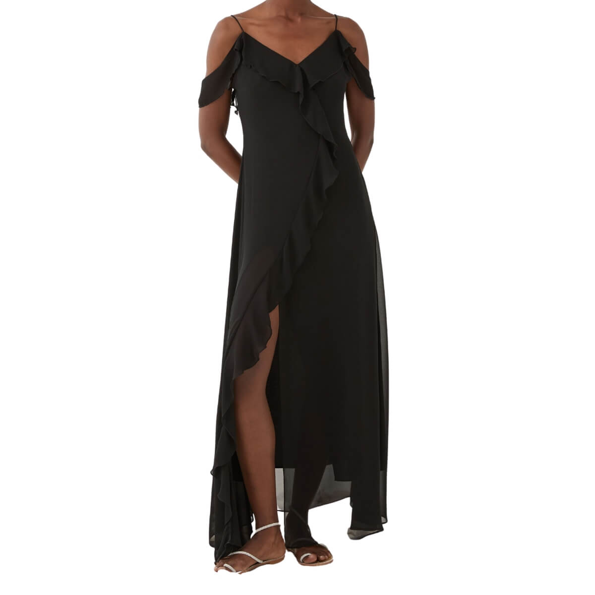 Abito nero elegante Eleh lungo su sfondo neutro
