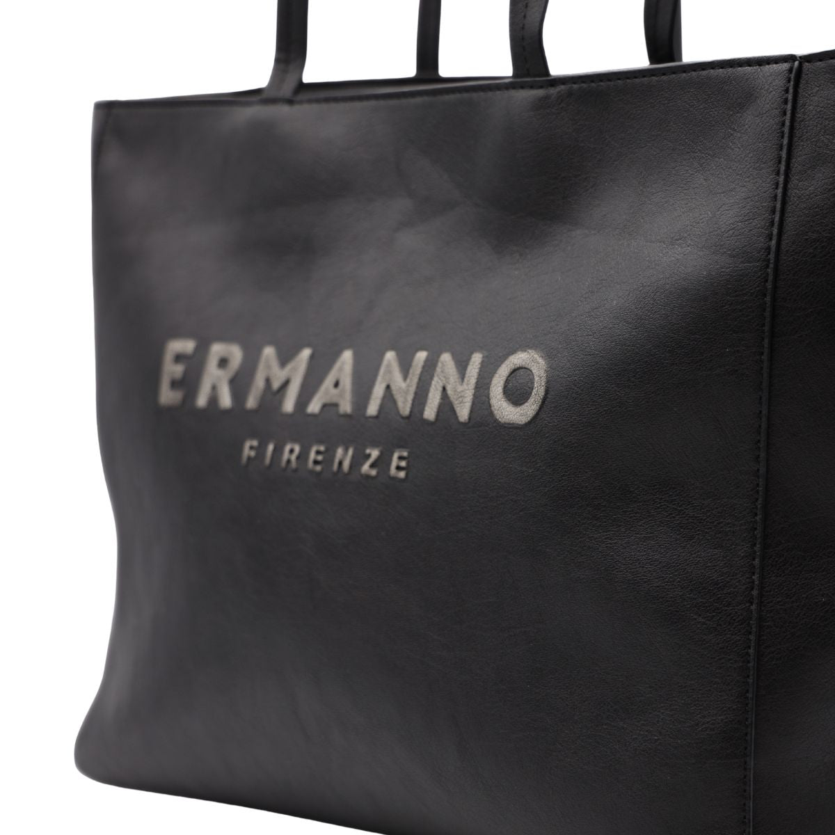 Dettaglio borsa Ermanno Scervino Vanessa 992 colore nero effetto similpelle