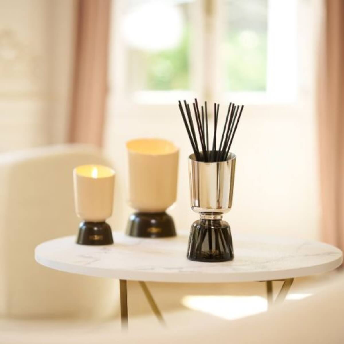 Profumatore per ambienti Esteban Cèdre con bastoncini profumati.