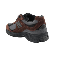 NEW BALANCE SNEAKERS U2002 3L0 MARRONE