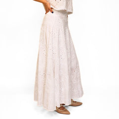 Gonna lunga bianca con ricamo elegante