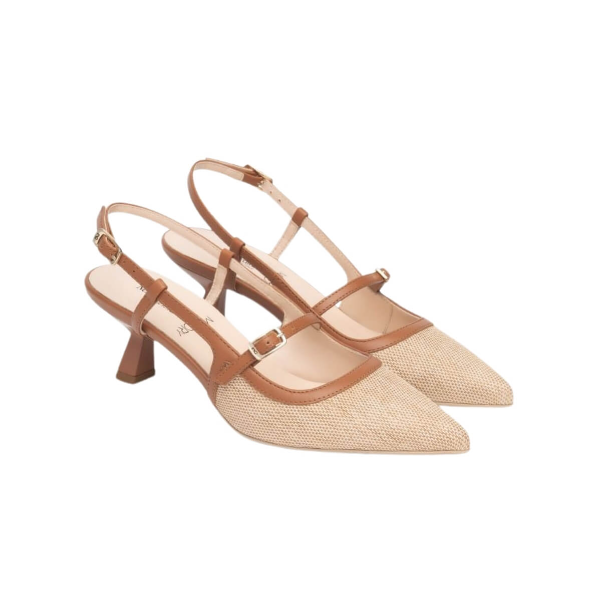 Slingback Nero Giardini raffia beige con inserti in pelle cuoio.