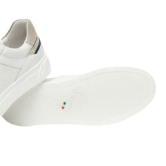 Sneakers uomo Nero Giardini E601130U 707 in pelle e nabuk bianco.