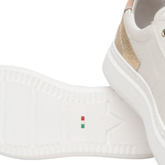 Sneakers da donna Nero Giardini in pelle beige elegante con inserti colorati.