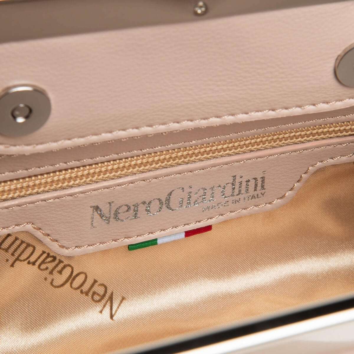 NERO GIARDINI POCHETTE E644131DE 677 NUDE