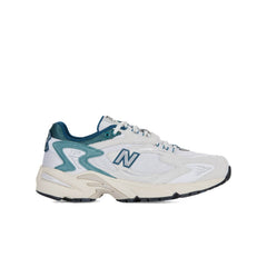 New Balance 725 ML725CM verdi vista laterale.