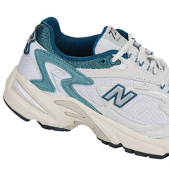 New Balance 725 ML725CM verdi vista laterale.