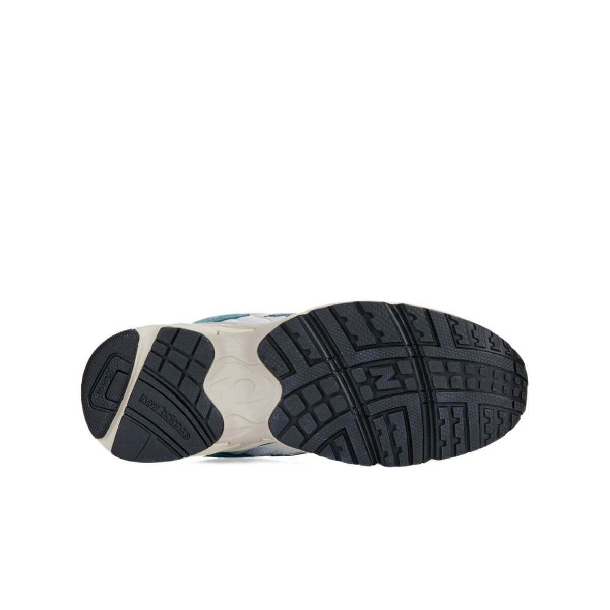 New Balance 725 ML725CM verdi vista laterale.