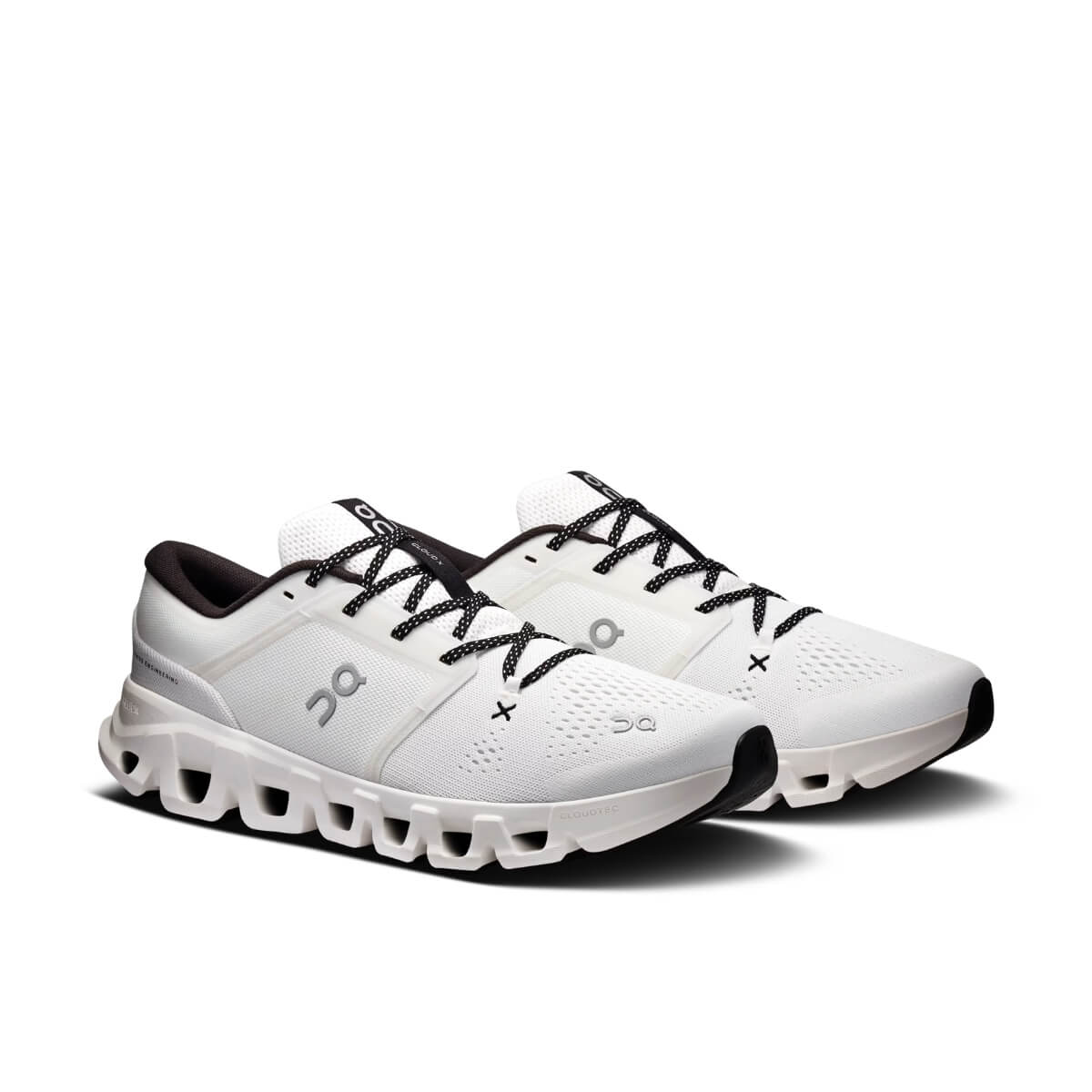 ON SNEAKERS CLOUD X5 BIANCO-NERO
