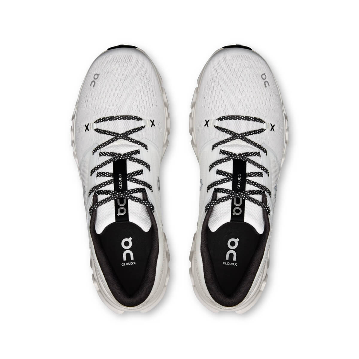 ON SNEAKERS CLOUD X5 BIANCO-NERO